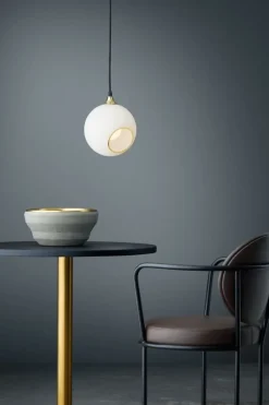 Ballroom pendel, white snow