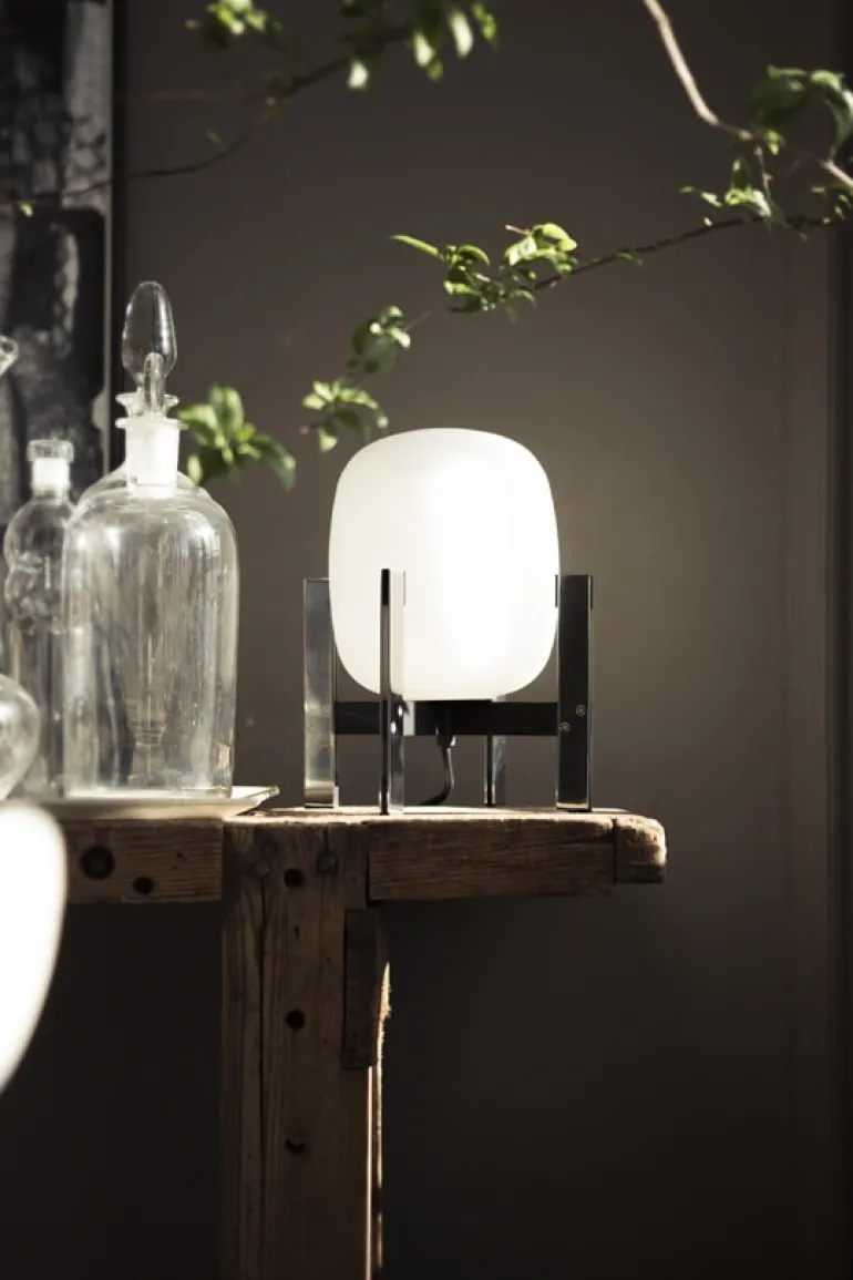 CESTITA METÁLICA bordlampe