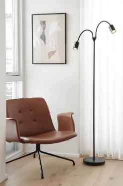 Explore gulvlampe, sort