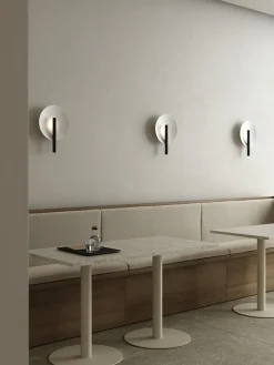 Furiko væglampe, sort