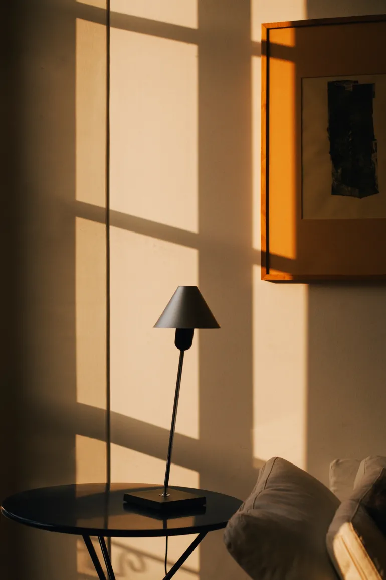 Gira bordlampe, sort aluminium