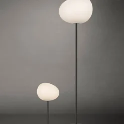 Gregg grande gulvlampe, grå/hvid