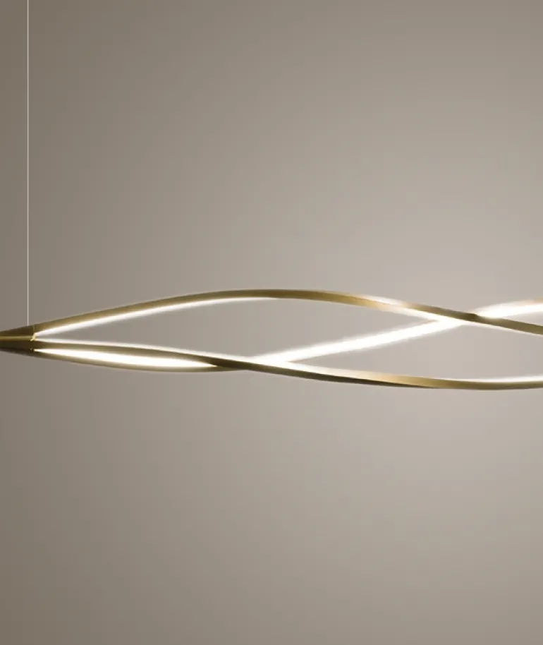 In the wind horizontal pendel, guldfarvet