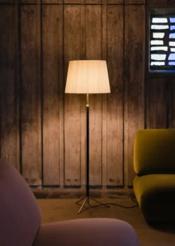 Pie de salón Gulvlampe G1 natur/messing