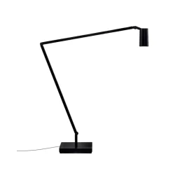 UNTITLED Linear lampe m/bordfod, sort